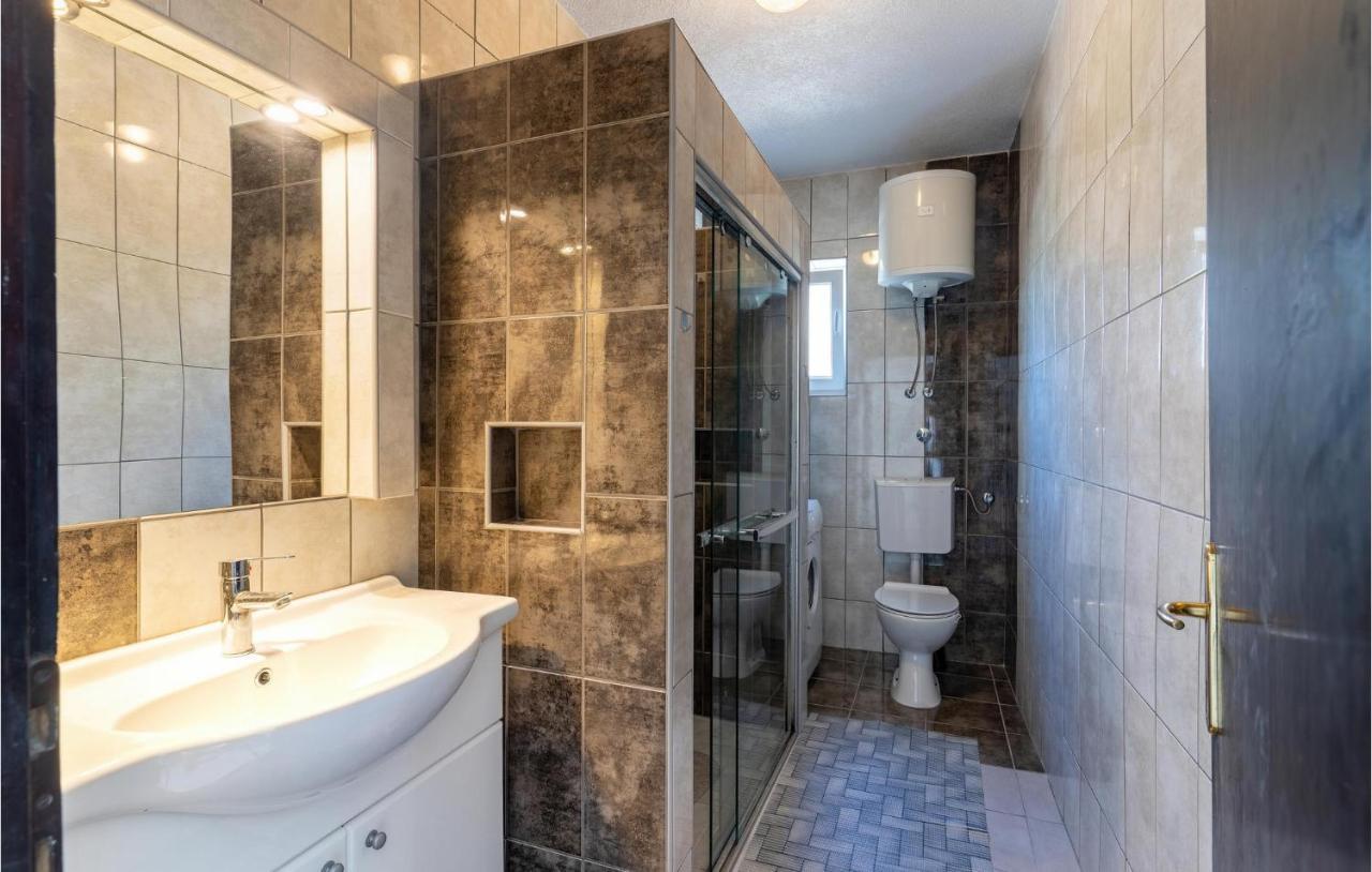 Cozy Apartment In Krk With Kitchen 크르크 외부 사진